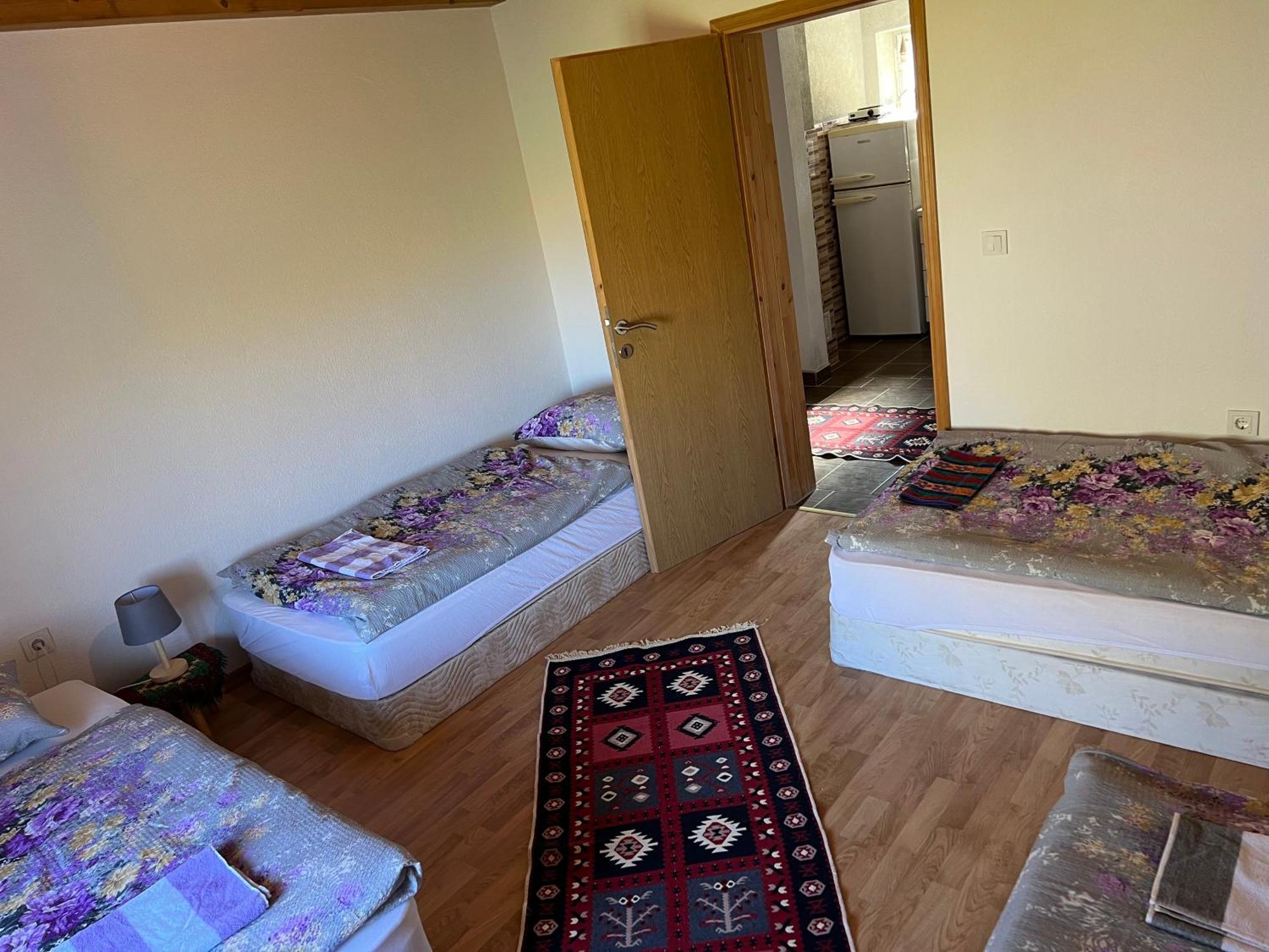 Bed and Breakfast Kod Kapetana Tea Gornji Lukomir Екстер'єр фото