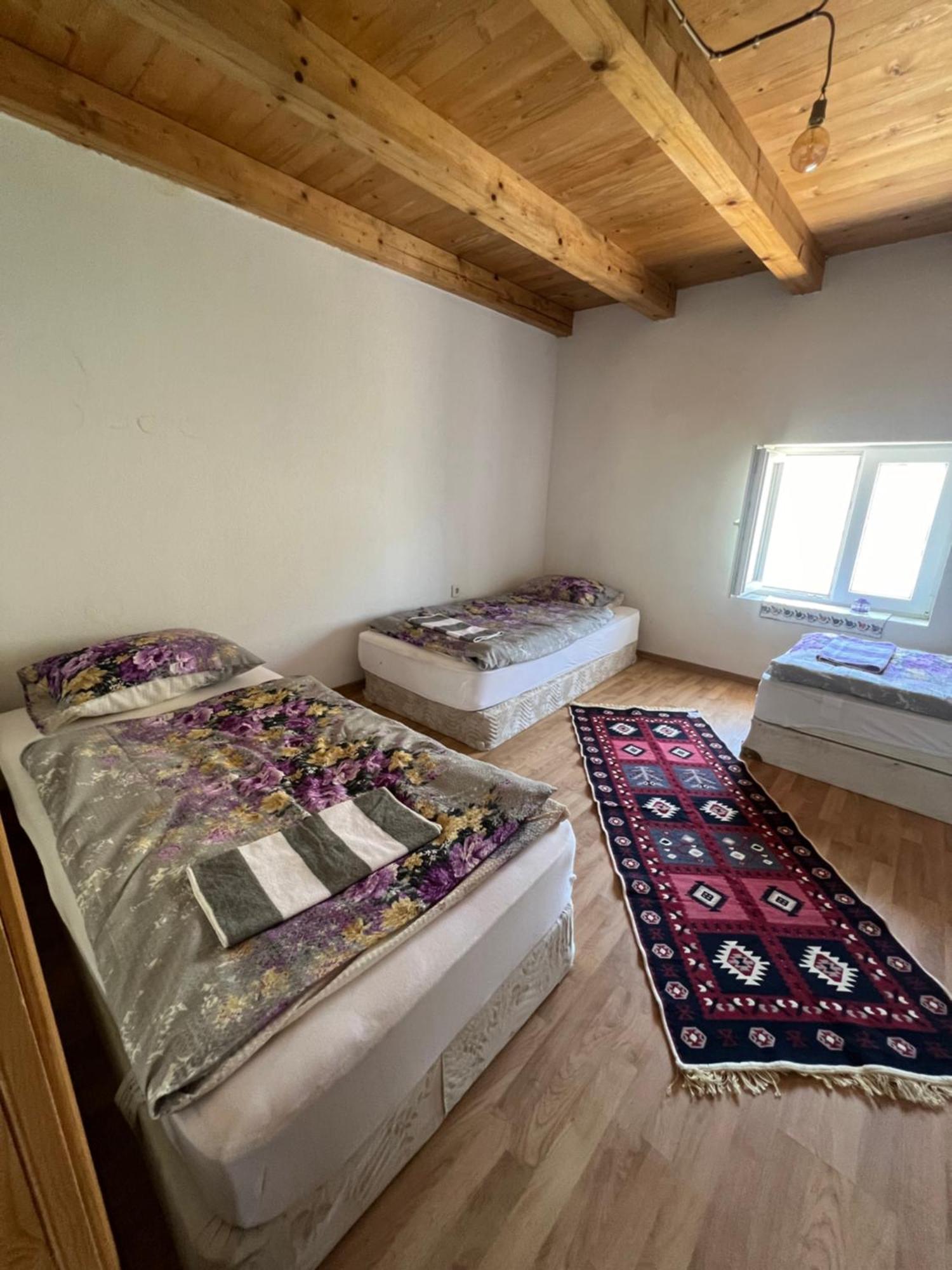 Bed and Breakfast Kod Kapetana Tea Gornji Lukomir Екстер'єр фото
