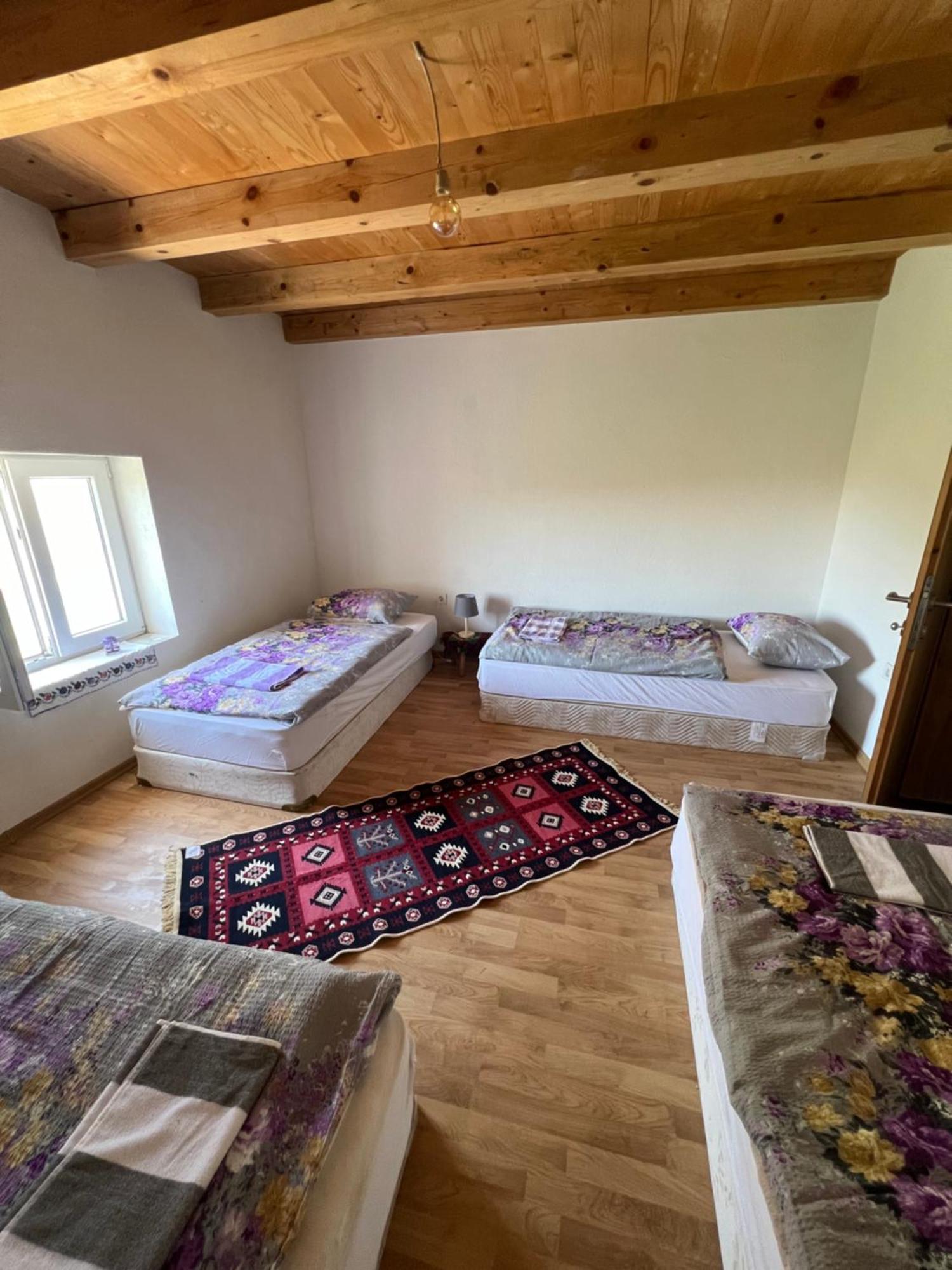 Bed and Breakfast Kod Kapetana Tea Gornji Lukomir Екстер'єр фото